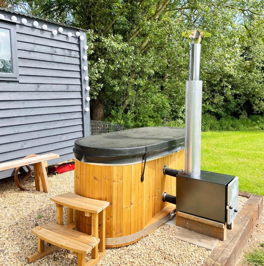 Old King William Shepherd Huts And Private Hot Tubs In North Norfolk Hunworth Εξωτερικό φωτογραφία