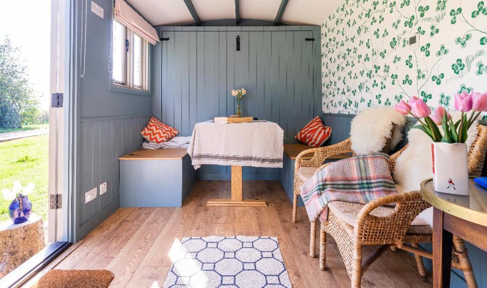 Old King William Shepherd Huts And Private Hot Tubs In North Norfolk Hunworth Εξωτερικό φωτογραφία