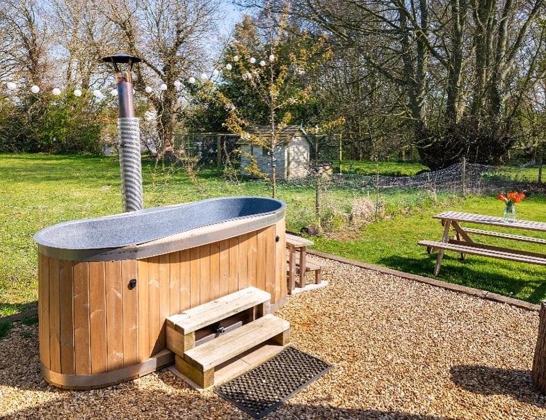Old King William Shepherd Huts And Private Hot Tubs In North Norfolk Hunworth Εξωτερικό φωτογραφία