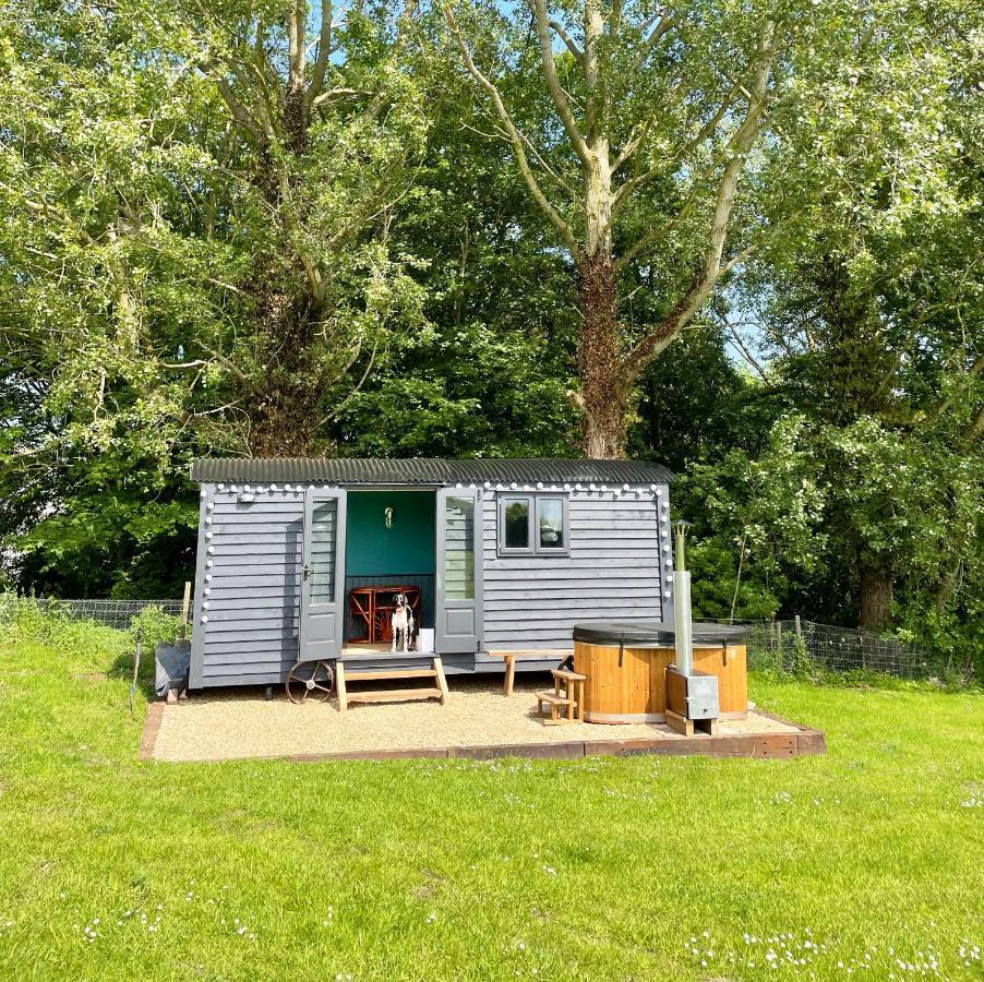 Old King William Shepherd Huts And Private Hot Tubs In North Norfolk Hunworth Εξωτερικό φωτογραφία