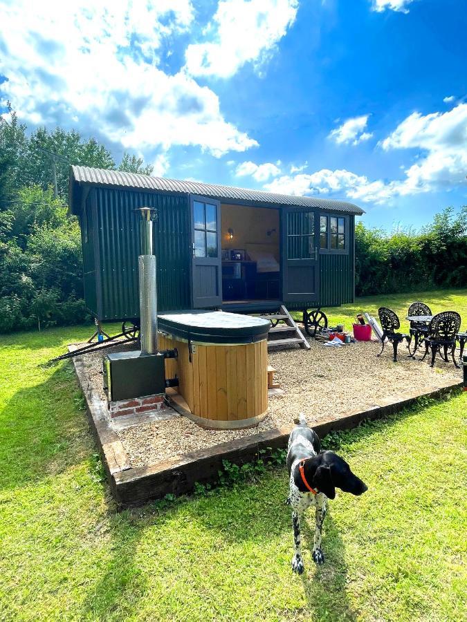 Old King William Shepherd Huts And Private Hot Tubs In North Norfolk Hunworth Εξωτερικό φωτογραφία