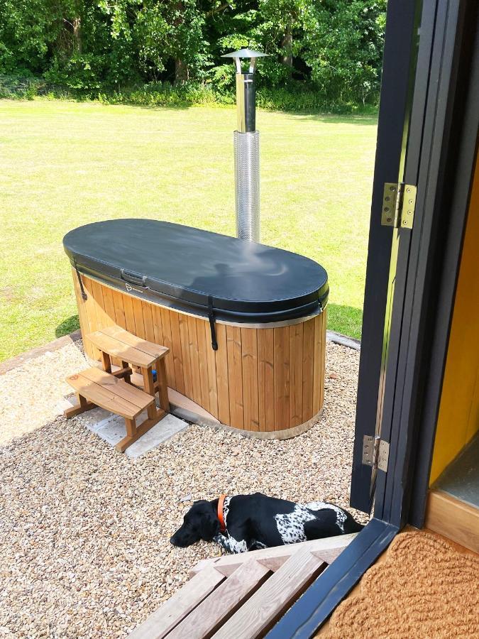 Old King William Shepherd Huts And Private Hot Tubs In North Norfolk Hunworth Εξωτερικό φωτογραφία